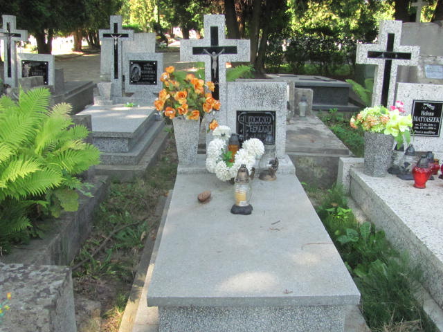 Grób Anna Sum