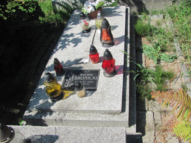 Grób Wacław Bronicki