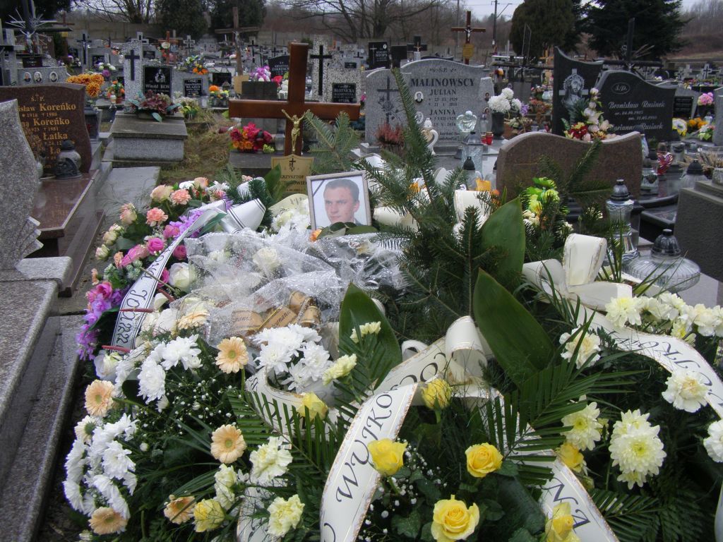 Krzysztof Krzeszowiec 1982 Jarosław - Grobonet - Wyszukiwarka osób pochowanych